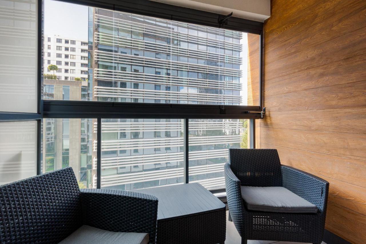 City Center Apartments Grzybowska With Parking By Noclegi Renters Warszawa Zewnętrze zdjęcie