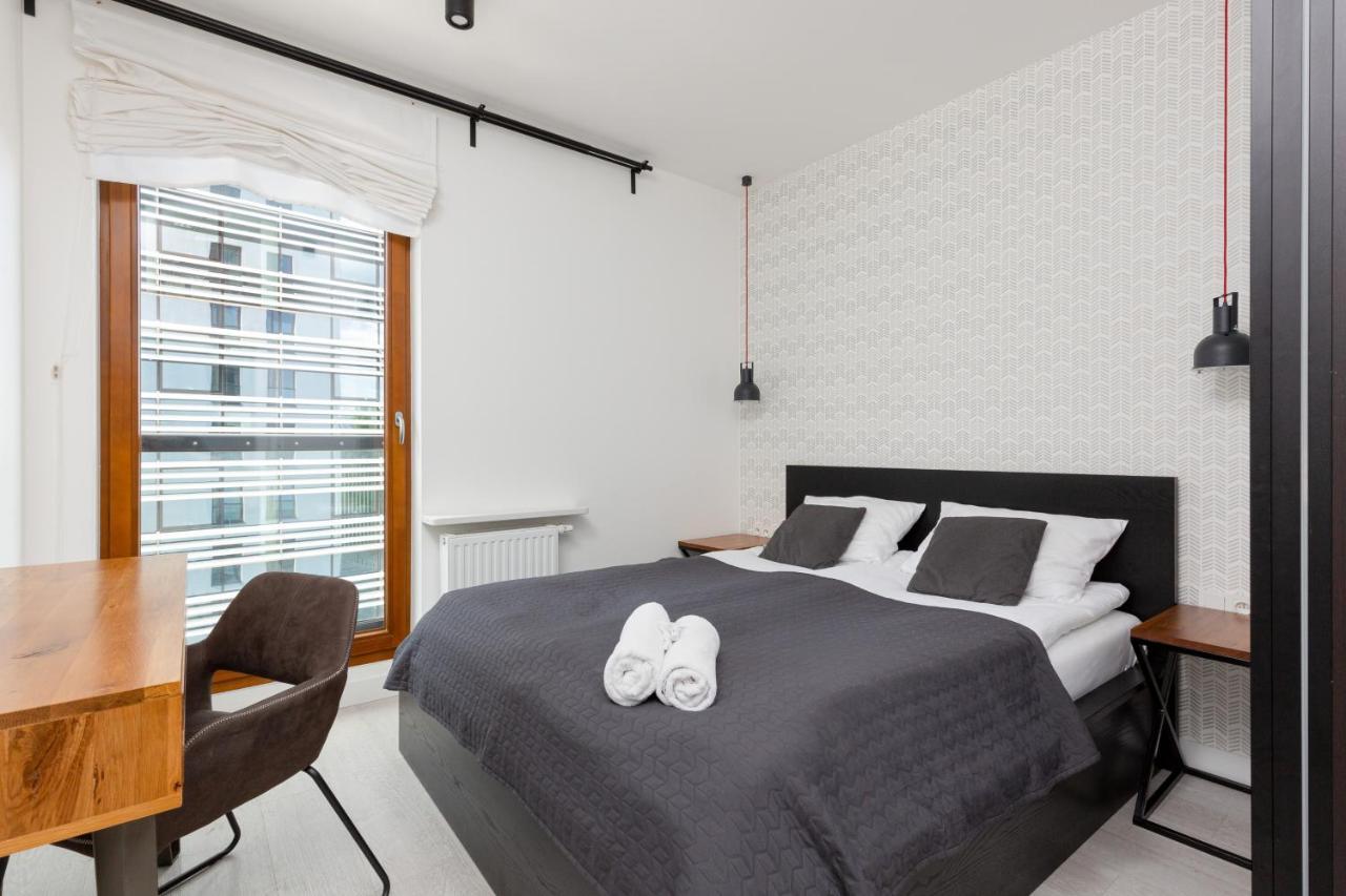 City Center Apartments Grzybowska With Parking By Noclegi Renters Warszawa Zewnętrze zdjęcie