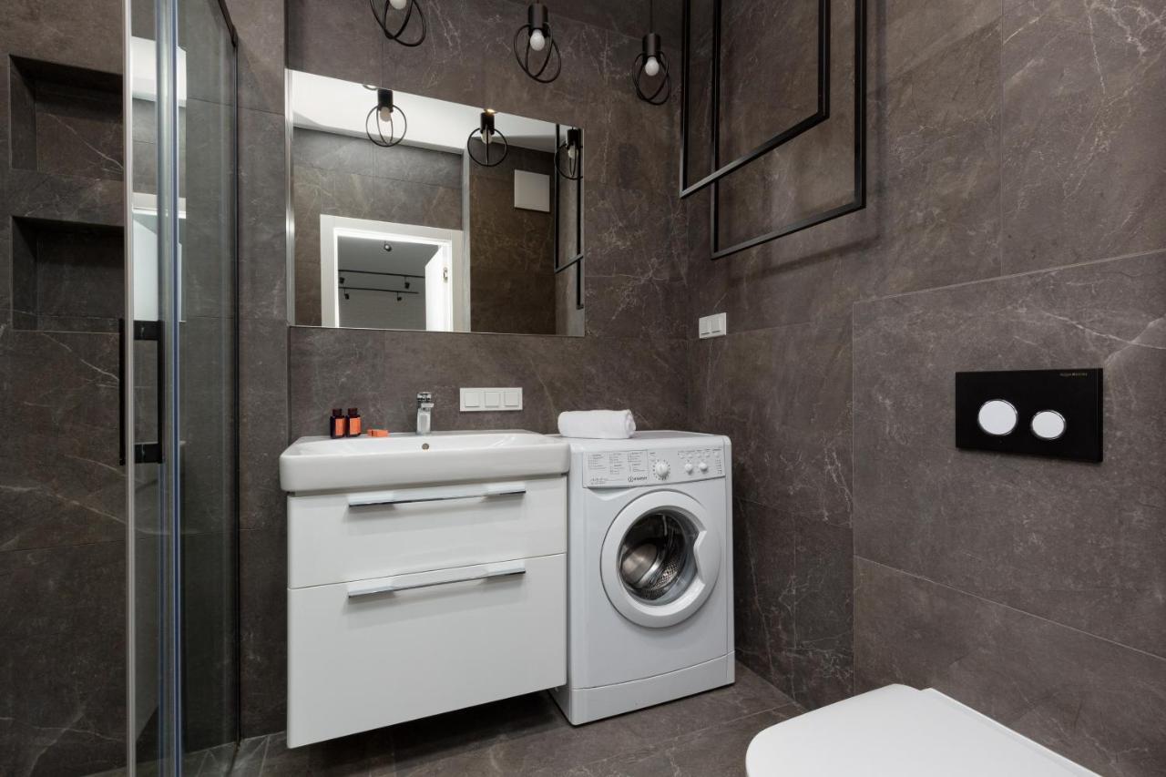 City Center Apartments Grzybowska With Parking By Noclegi Renters Warszawa Zewnętrze zdjęcie